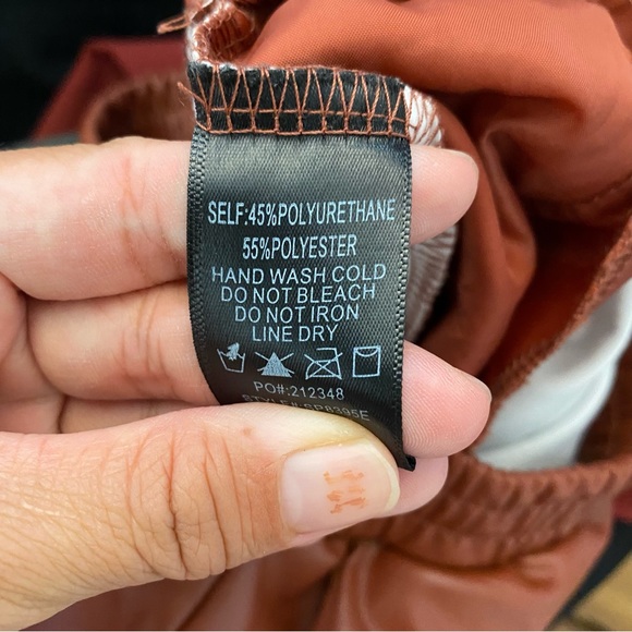 21 SAINTS Women's Medium Brown Faux Leather Jogger Pant - Picture 6 of 9